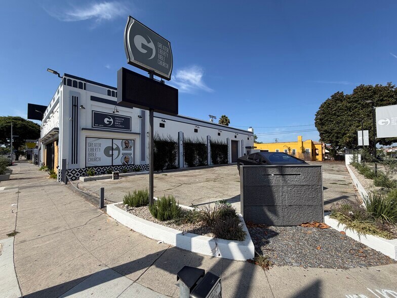More Photos Of 6557 S Western Ave, Los Angeles Religious Facility For Lease