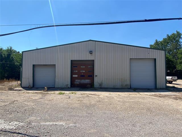 More Photos Of 713 N 2nd St, Stilwell Industrial For Sale