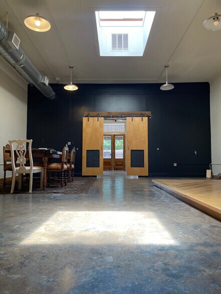 More Photos Of 5388-5392 Peachtree Rd, Chamblee Storefront For Lease