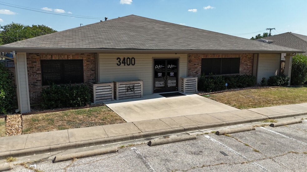 Primary Photo Of 3400 Hillcrest Dr, Waco Medical For Sale