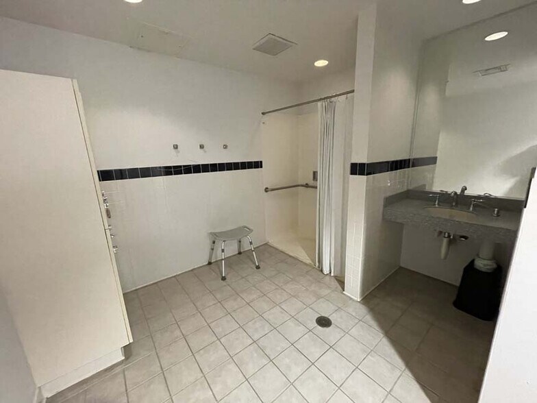 More Photos Of 710 Lakeway Dr, Sunnyvale Office For Lease