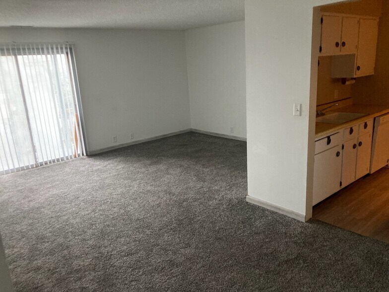 More Photos Of 1612 E D St, North Platte Apartments For Sale