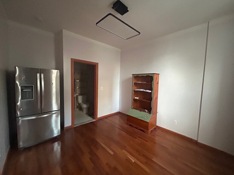 More Photos Of 590 Onderdonk Ave, Ridgewood Storefront Retail Residential For Lease