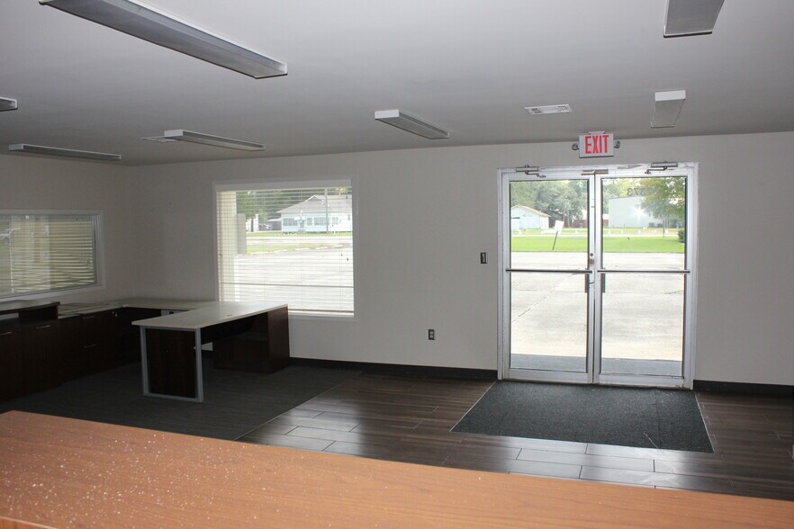 More Photos Of 27373 Highway 42, Springfield Loft Creative Space For Lease