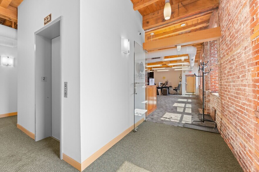 More Photos Of 40R Merrimac St, Newburyport Loft Creative Space For Lease