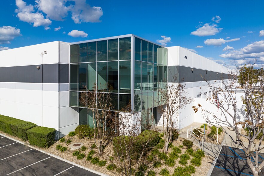 More Photos Of 4755 Zinfandel Ct, Ontario Warehouse For Lease