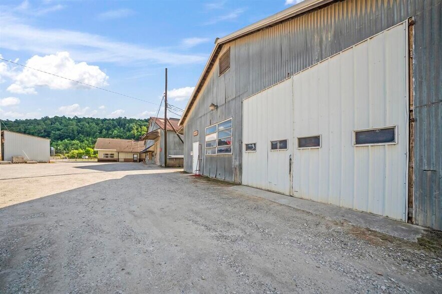 More Photos Of 1305 Seaton Ave, Greenup Warehouse For Sale