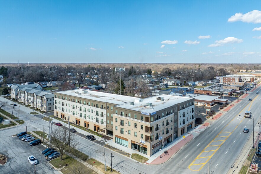 More Photos Of 4800 157th St, Oak Forest Apartments For Lease