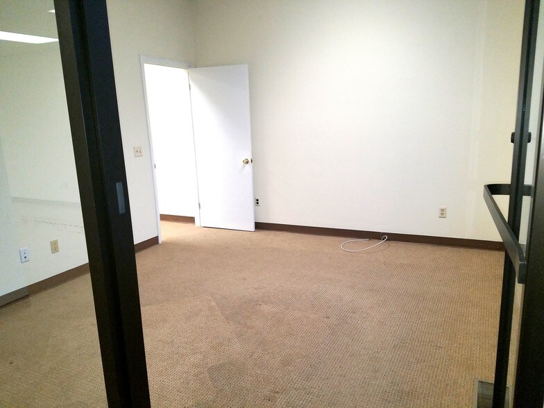 More Photos Of 724 Danbury Rd, Ridgefield Office For Lease