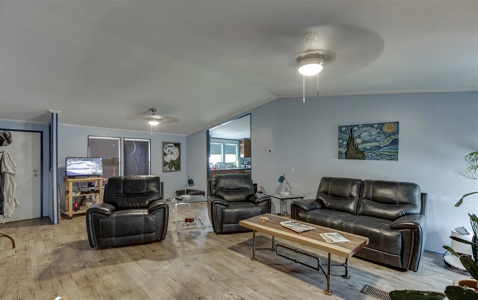 More Photos Of 603 Nix Rd, Alto Specialty For Sale