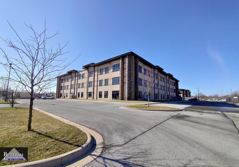 More Photos Of 2011 E 32nd St, Joplin Medical For Lease