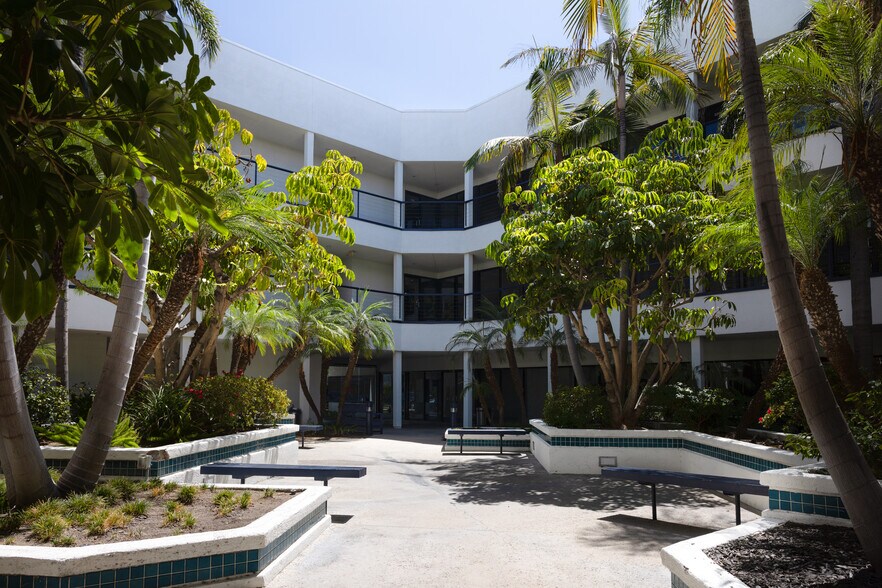 More Photos Of 1403 N Tustin Ave, Santa Ana Medical For Lease
