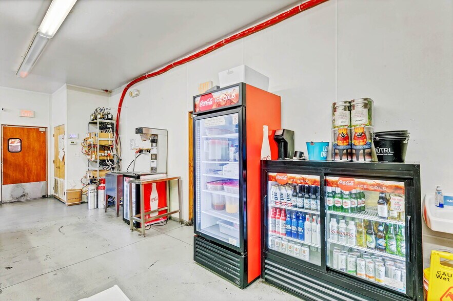 More Photos Of 2579 Douglas Ave, Brewton Restaurant For Sale