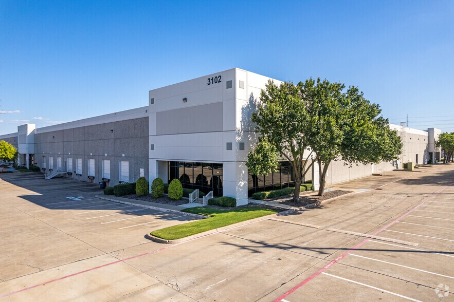 More Photos Of 3102 S Miller Park Dr, Garland Warehouse For Lease