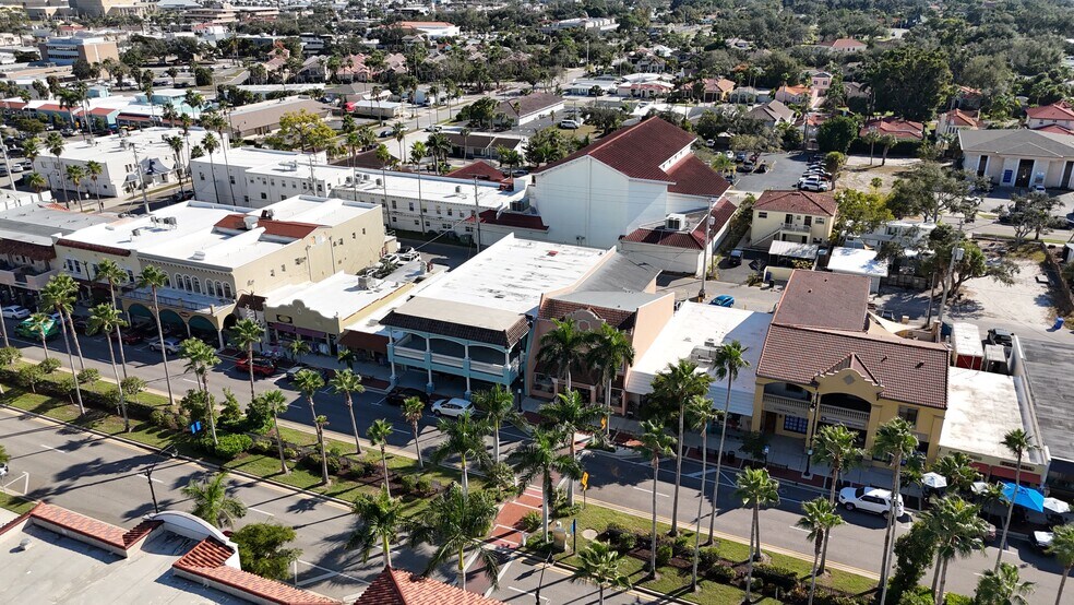More Photos Of 325 W Venice Ave, Venice Storefront Retail Office For Lease