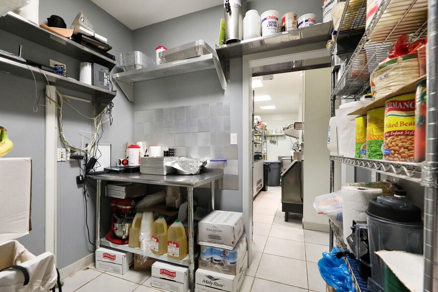 More Photos Of 34 W Merchant St, Audubon Restaurant For Sale