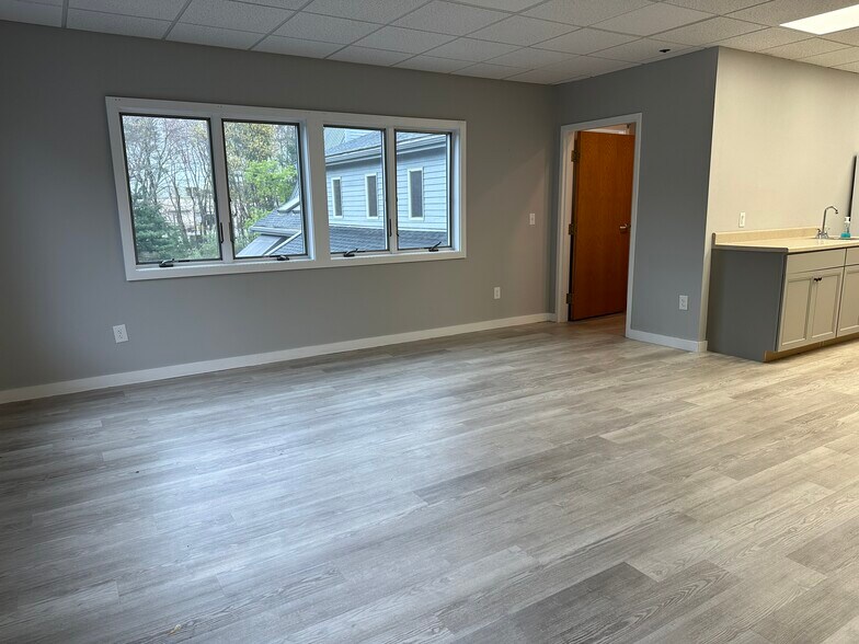 More Photos Of 45 Pond St, Norwell Office For Lease