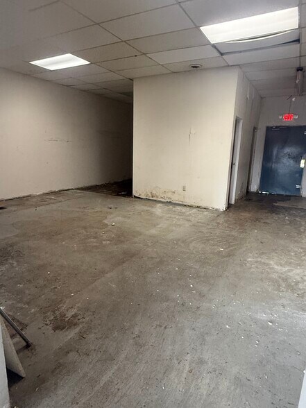 More Photos Of 6830-6832 Midlothian Tpke, Richmond Unknown For Lease