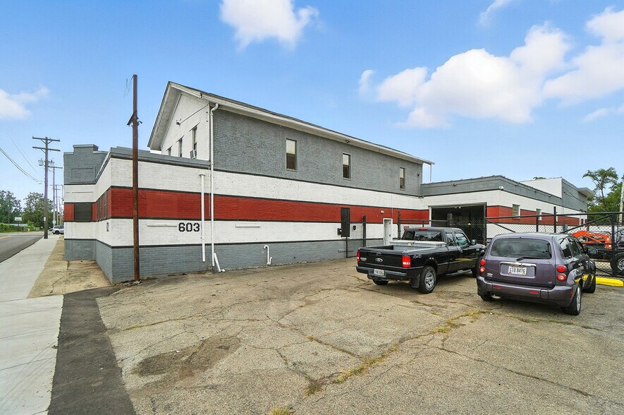 More Photos Of 603 S Broadway St, Dayton Warehouse For Sale