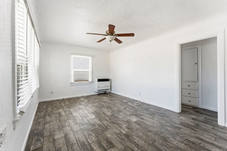 More Photos Of 1047 W 7th St, San Pedro Multifamily For Sale