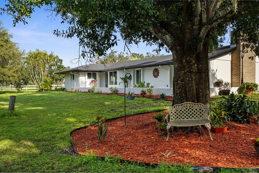 More Photos Of 22226 Sr 64, Bradenton Specialty For Sale