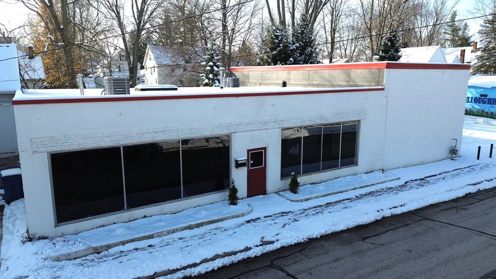 Primary Photo Of 37930 2nd St, Willoughby Freestanding For Sale