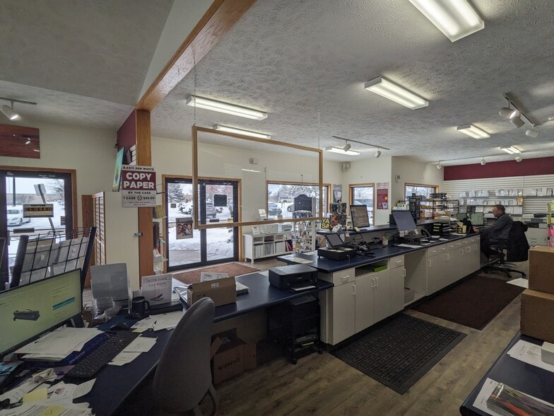 More Photos Of 3311 South Airport Rd, Traverse City Storefront Retail Office For Lease