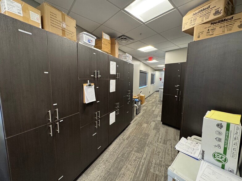 More Photos Of 5901 N 27th St, Lincoln Medical For Lease