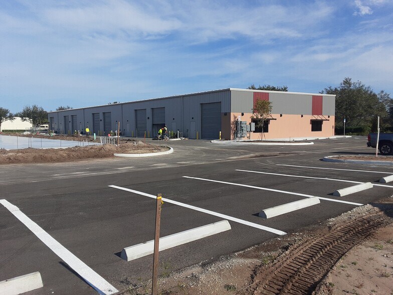 More Photos Of 4224 Solutions Ln, Bradenton Warehouse For Sale