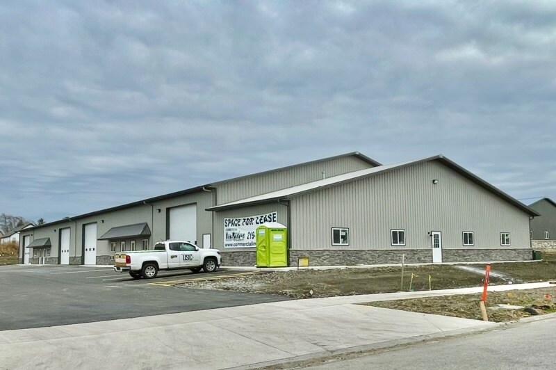 More Photos Of 8215 Taney Pl, Merrillville Warehouse For Lease