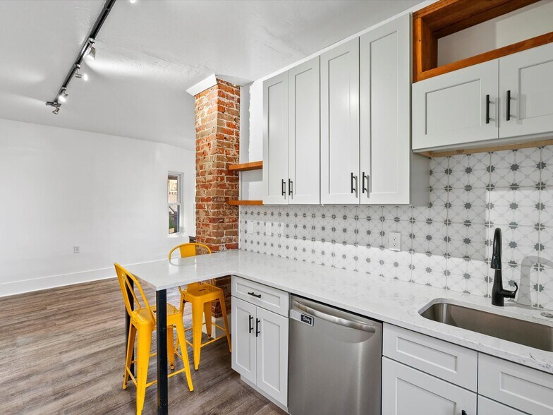 More Photos Of 4735 W 38th Ave, Denver Office For Sale