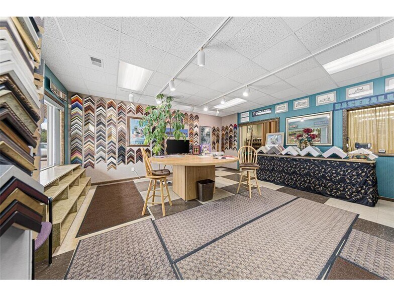 More Photos Of 206-208 Mineral Springs Rd, Owatonna Storefront Retail Office For Sale