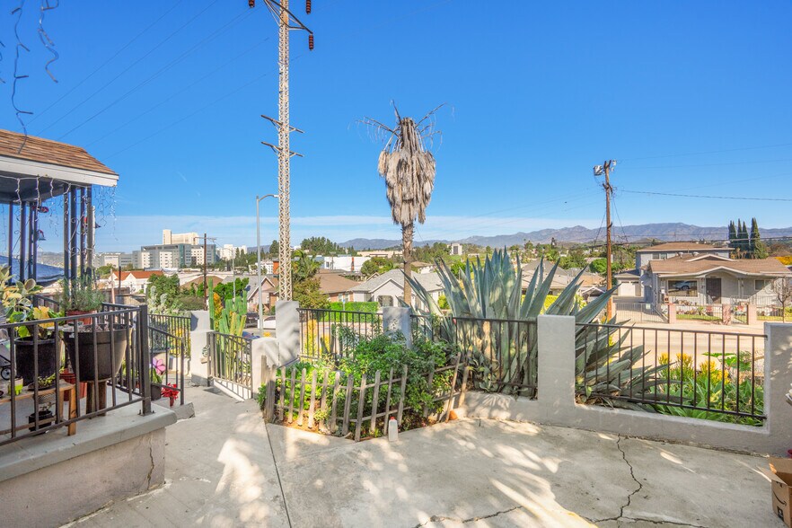 More Photos Of 2440 Wabash Ave, Los Angeles Apartments For Sale