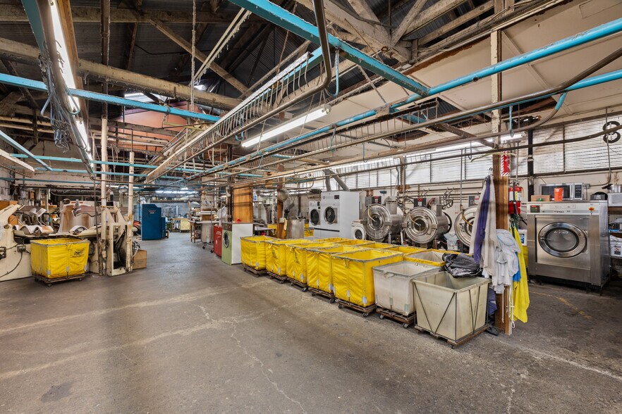 More Photos Of 705 37th St, Oakland Warehouse For Sale