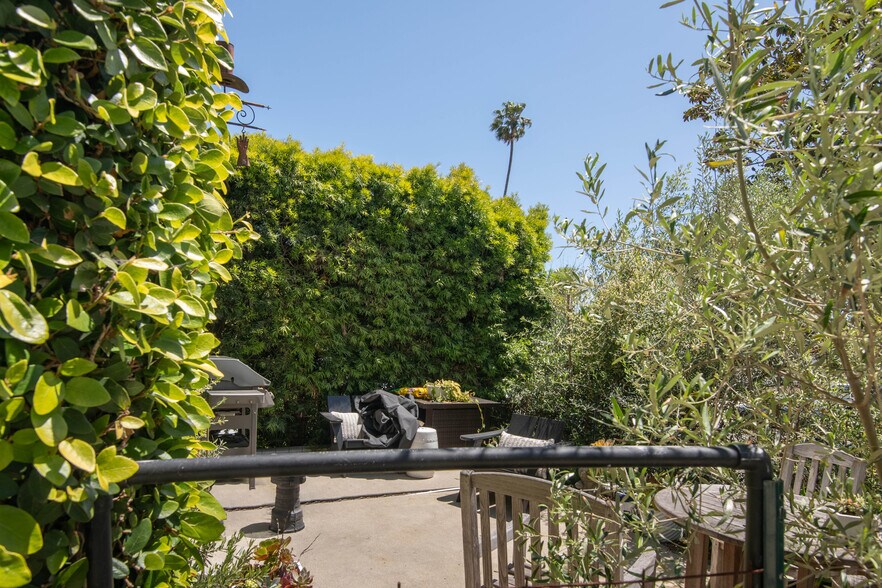 More Photos Of 921-925 16th St, Santa Monica Apartments For Sale