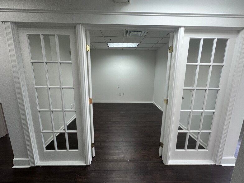 More Photos Of 2813 S Hiawassee Rd, Orlando Medical For Sale