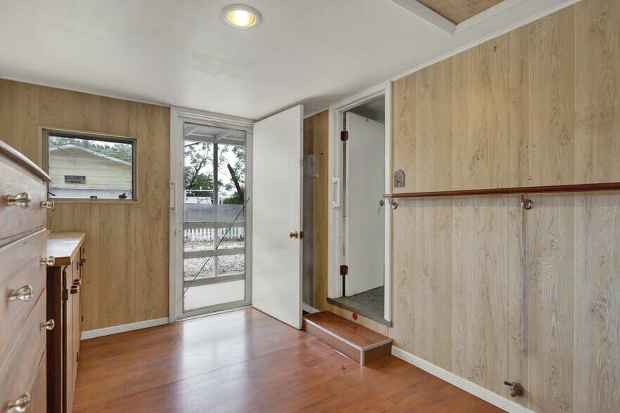 More Photos Of 1959 Gruene Rd, New Braunfels Office For Sale