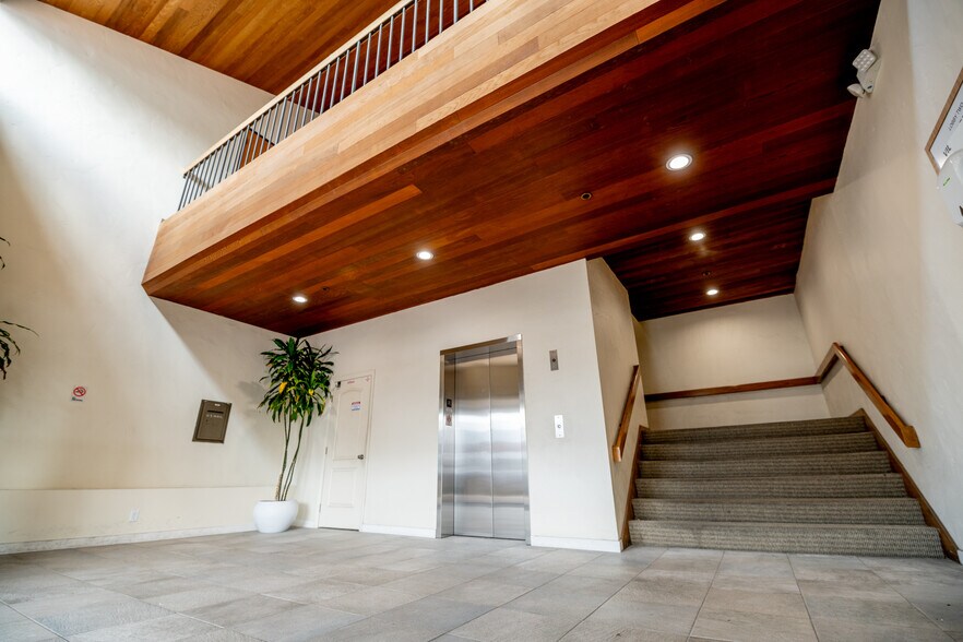 More Photos Of 21201-21327 Hawthorne Blvd, Torrance Unknown For Lease