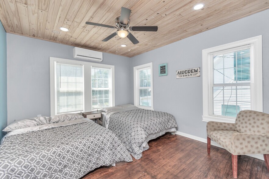 More Photos Of 915 8th St, Galveston Apartments For Sale
