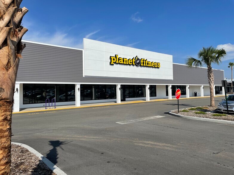 More Photos Of 5060 Dorchester Rd, North Charleston General Retail For Sale