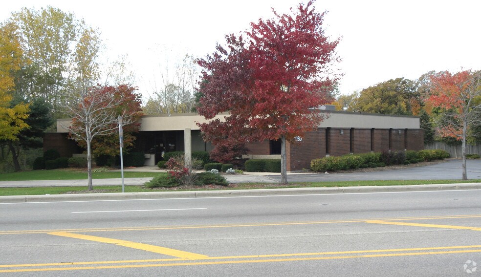 Primary Photo Of 1680 N Delany Rd, Gurnee Office For Sale