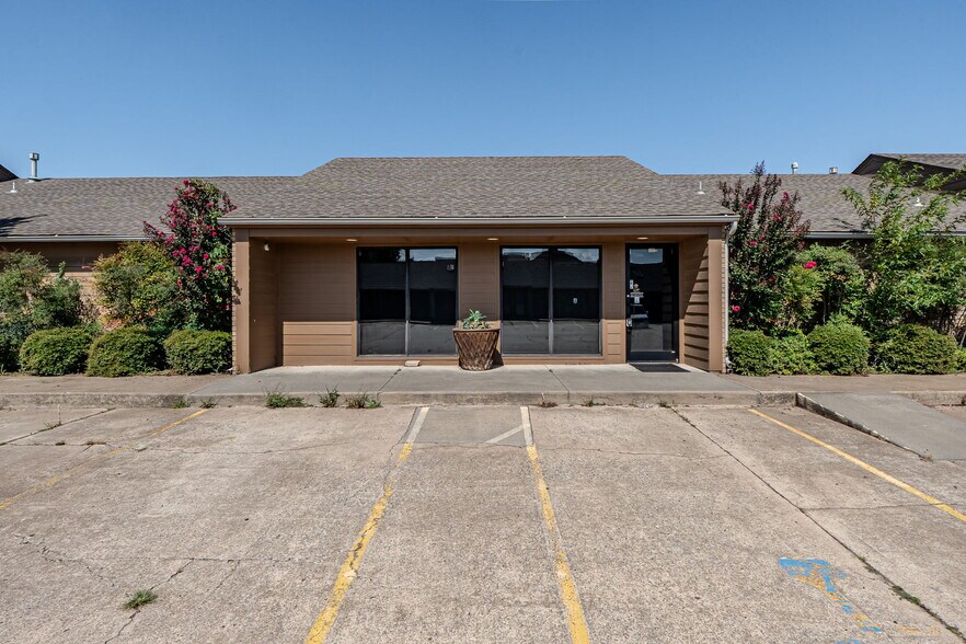 Primary Photo Of 1530 SW 89th St, Oklahoma City Office For Sale