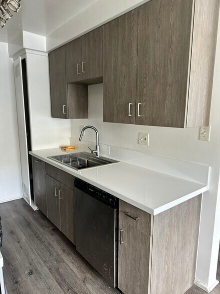 More Photos Of 2301-2311 W Florence Ave, Los Angeles Apartments For Sale