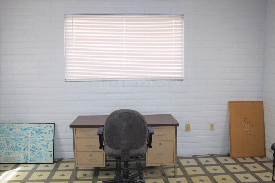 More Photos Of 2401 W Hornbeck Blvd, Fort Stockton Carwash For Sale