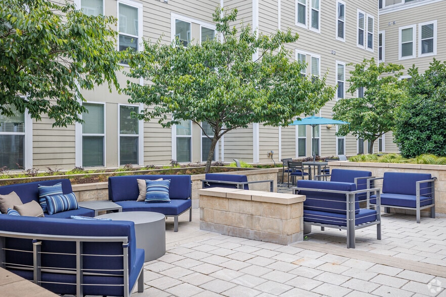 More Photos Of 622 S Broadway, Baltimore Apartments For Lease