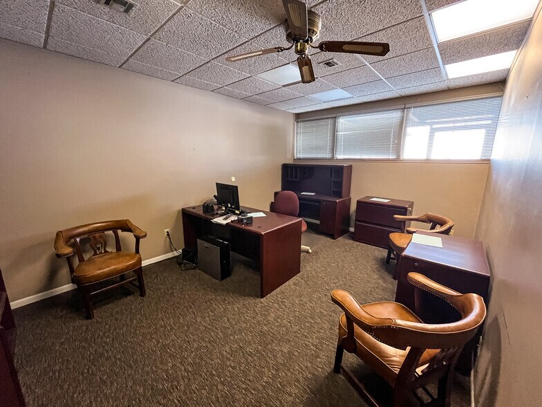 More Photos Of 6631 E Kellogg Dr, Wichita Office For Sale