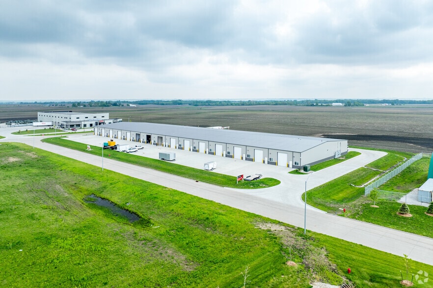 More Photos Of 1311 NW Laurel St, Elkhart Truck Terminal For Sale