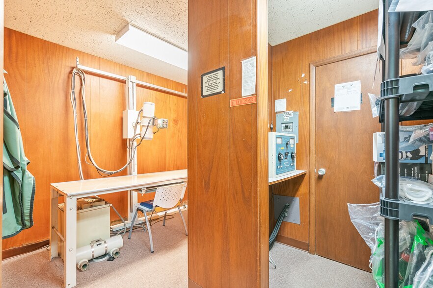 More Photos Of 13727-13739 S Huron River Dr, Romulus Storefront Retail Office For Sale