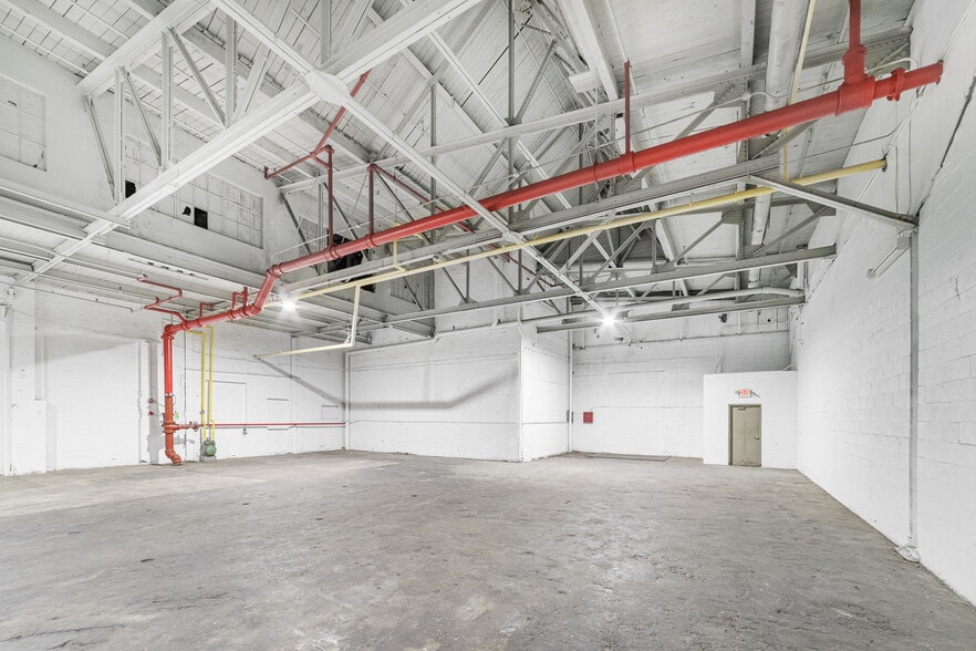 More Photos Of 799 E 73rd St, Cleveland Warehouse For Lease