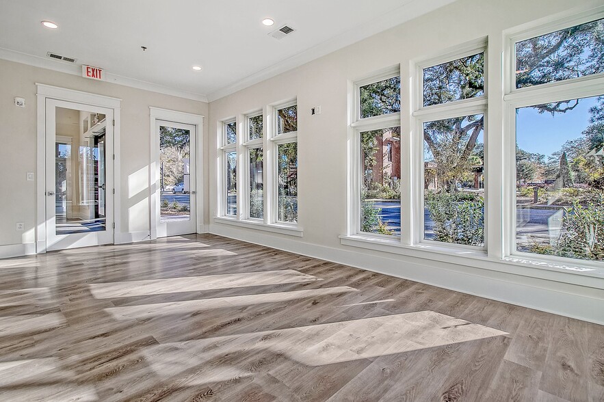 More Photos Of 208 N Cedar St, Summerville Office For Sale